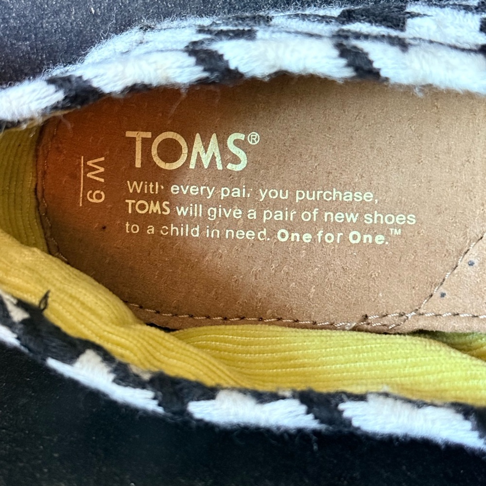 Toms Black and White Houndstooth Flats - Picture 4 of 5